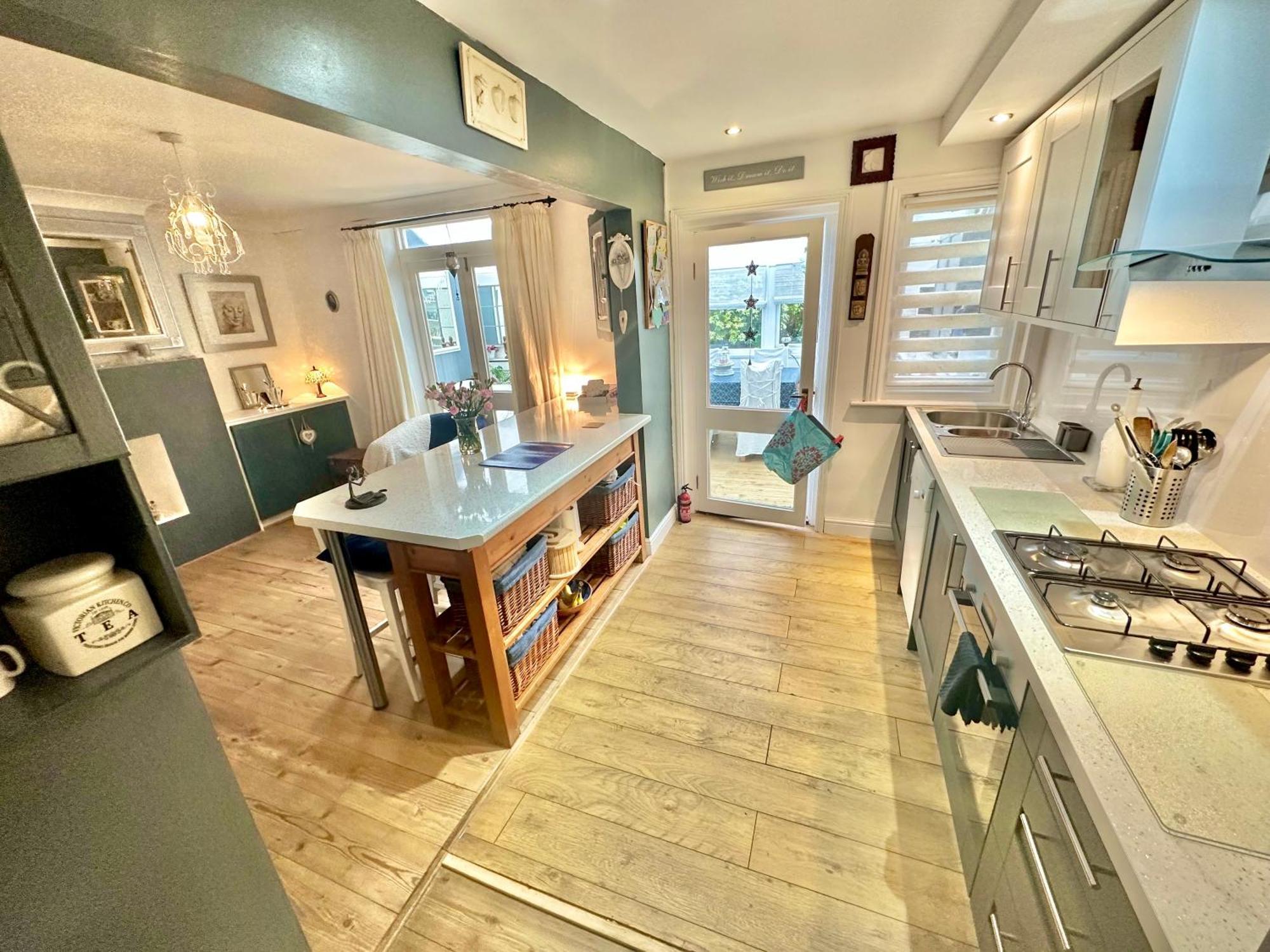 Garden Cottage - 3 Bedroom Close To Town And Beach Борнмут Экстерьер фото